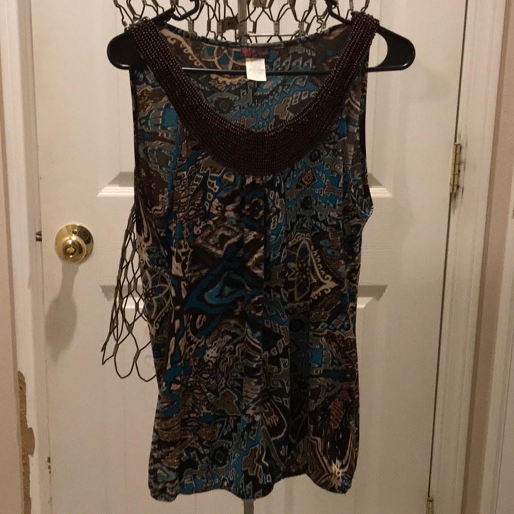 Deep neck pattern tank